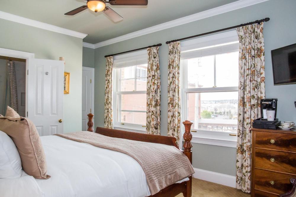 King Room with Sea View interior